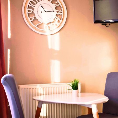 Studios & Appartements Confortables Au Centre De Bourbourg - Gare A Proximite Εξωτερικό φωτογραφία